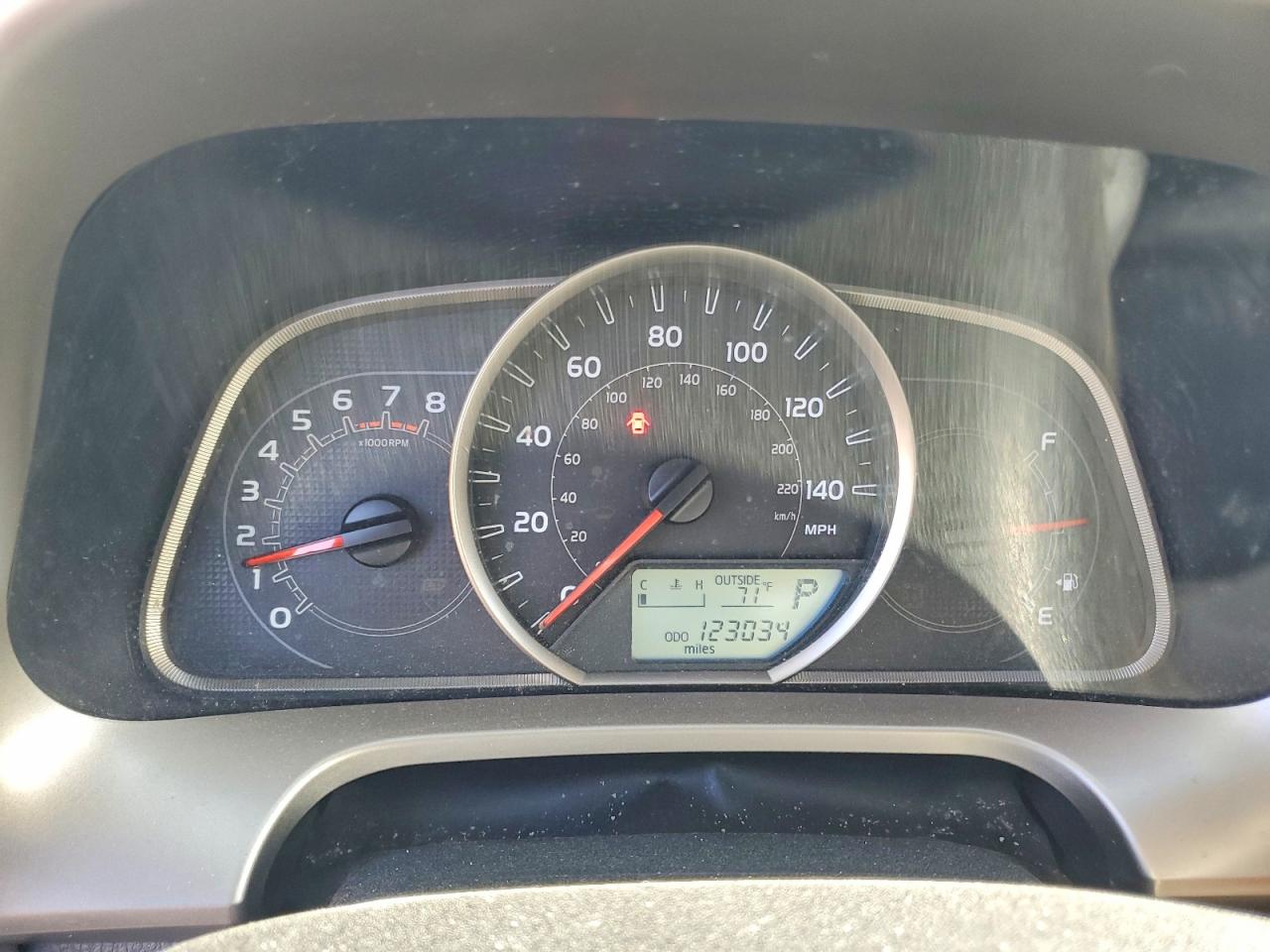 2015 TOYOTA RAV4 XLE photo 17