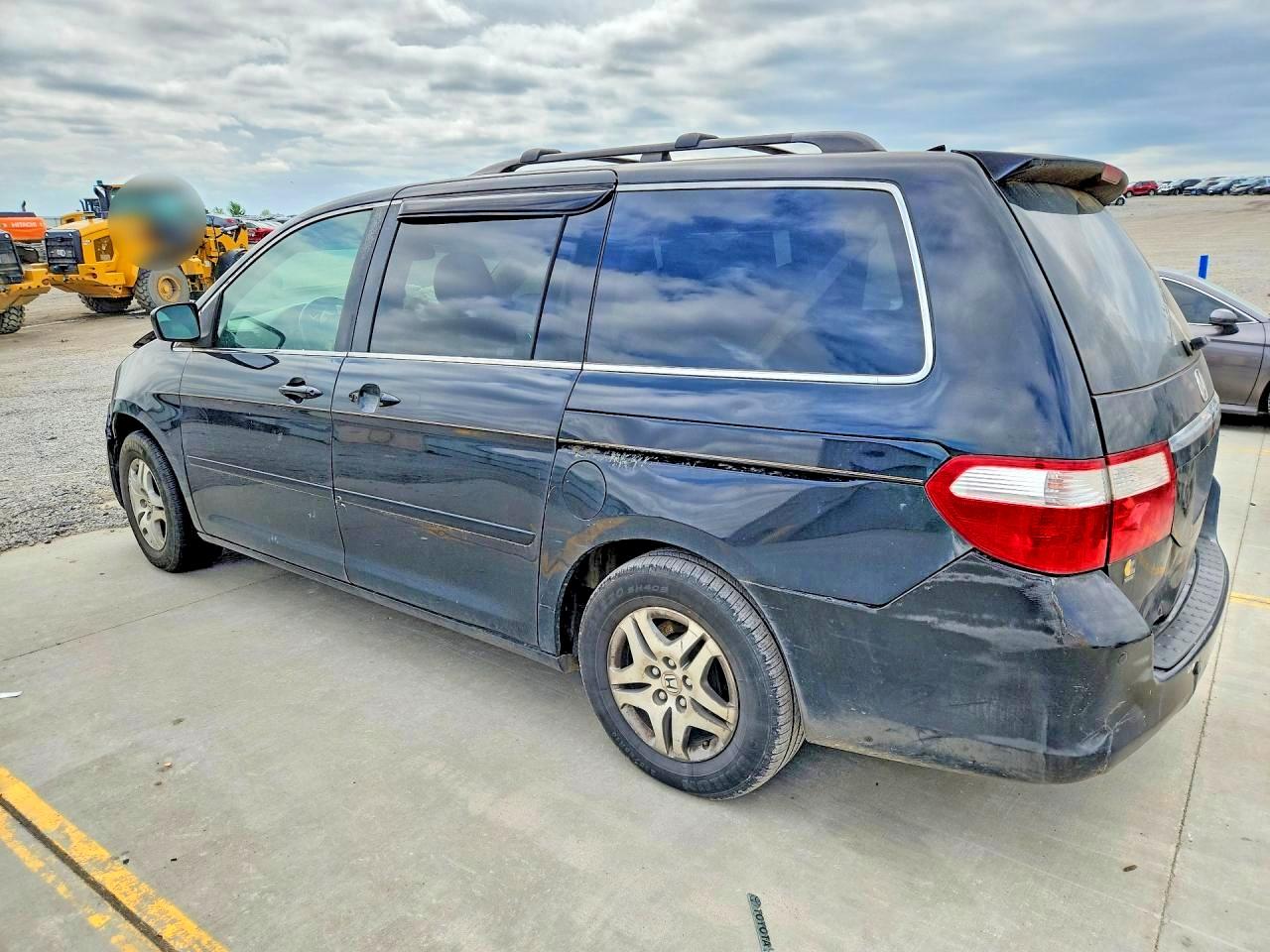 2005 HONDA ODYSSEY TOURING photo 4