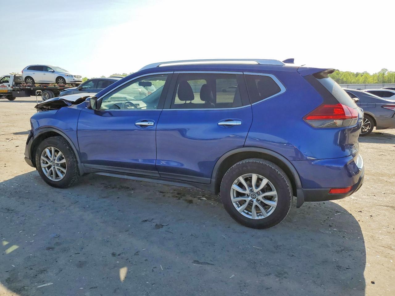 2017 NISSAN ROGUE SV photo 4