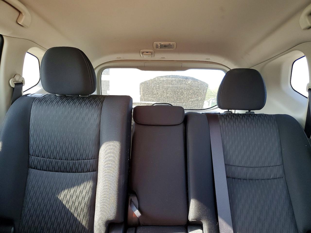 2017 NISSAN ROGUE SV photo 28