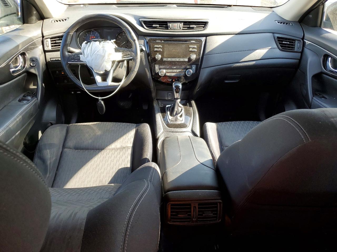 2017 NISSAN ROGUE SV photo 22
