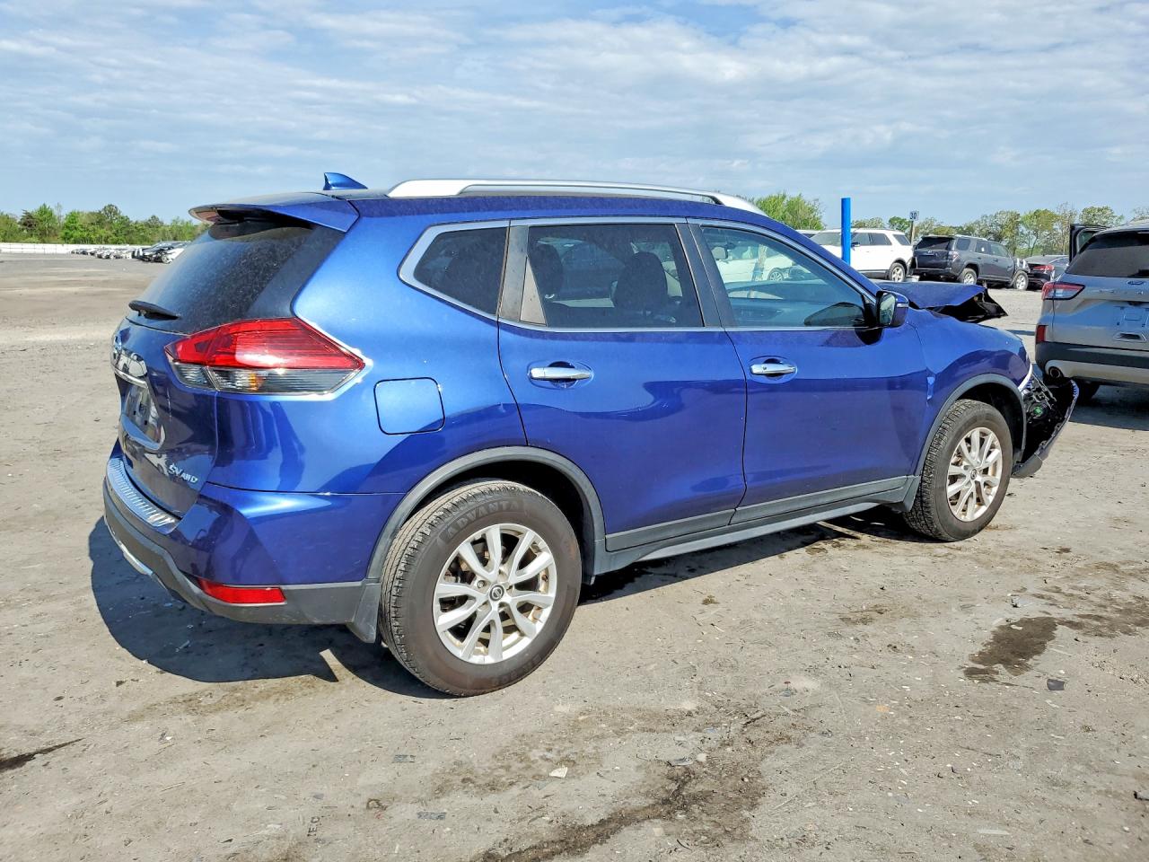 2017 NISSAN ROGUE SV photo 7