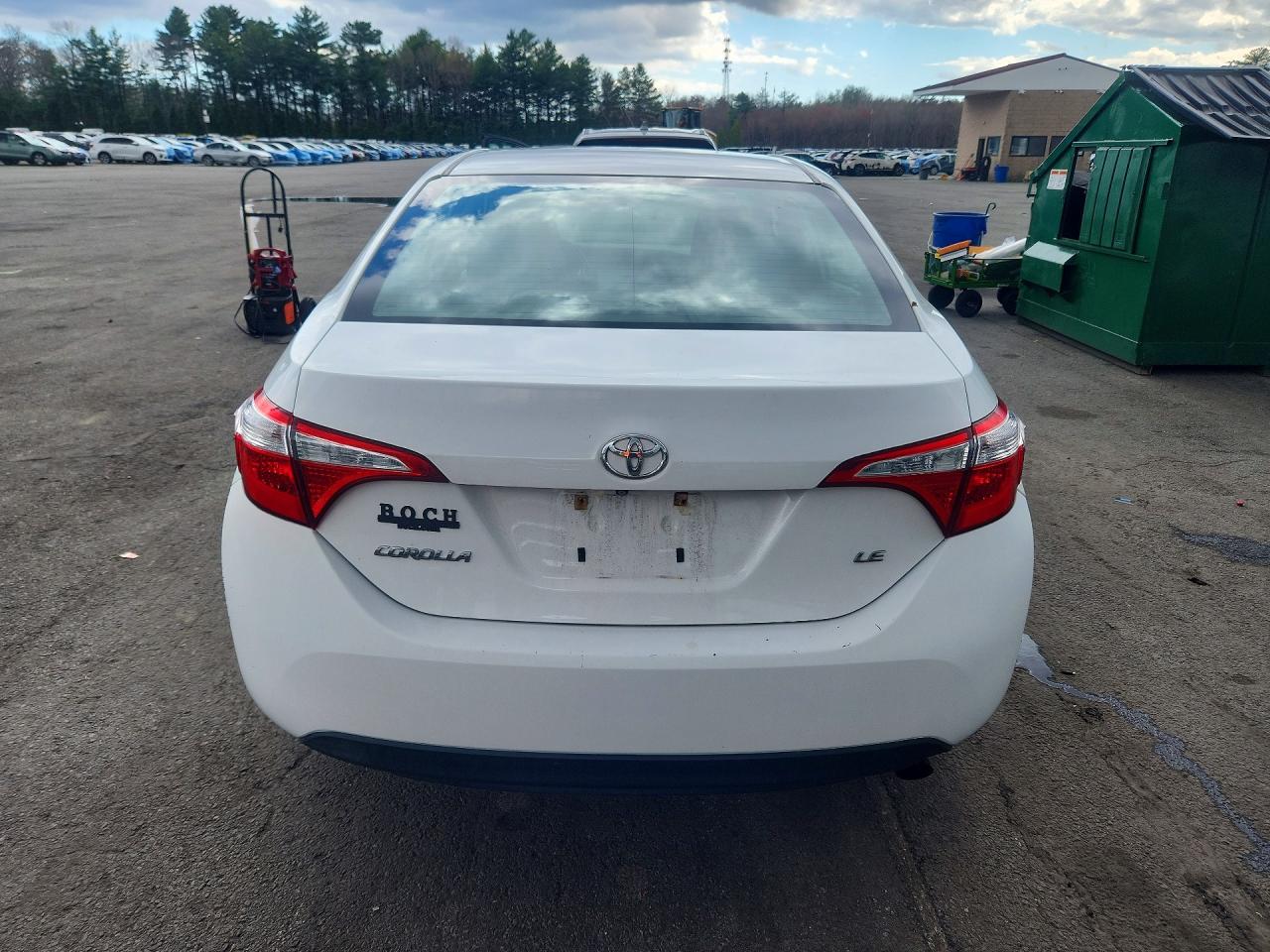 2015 TOYOTA COROLLA LE photo 16