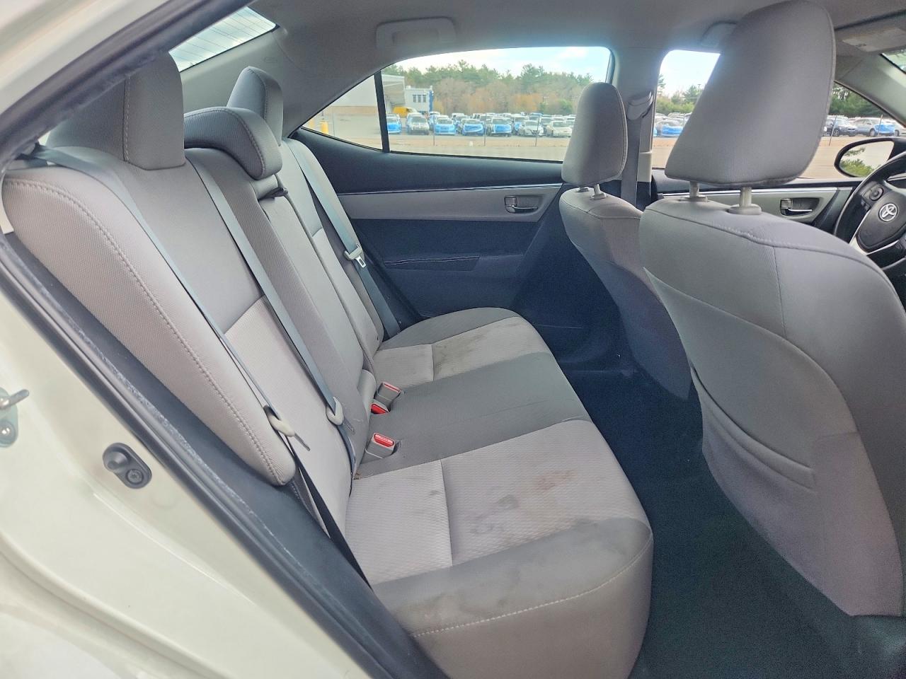 2015 TOYOTA COROLLA LE photo 28