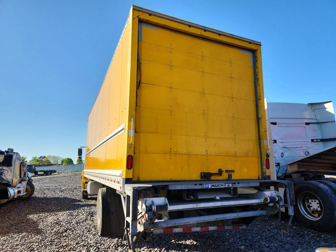 2019 HINO 258/268 BOX TRUCK photo 5