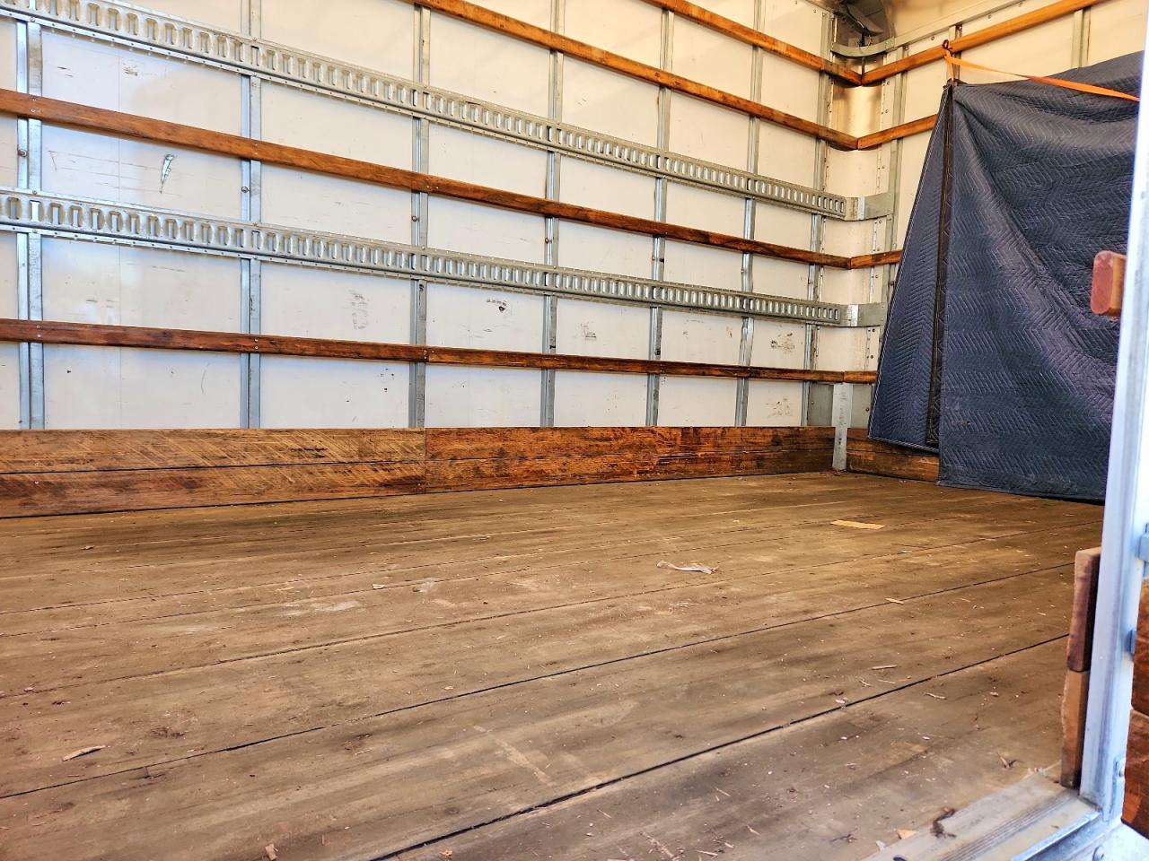 2019 HINO 258/268 BOX TRUCK photo 11