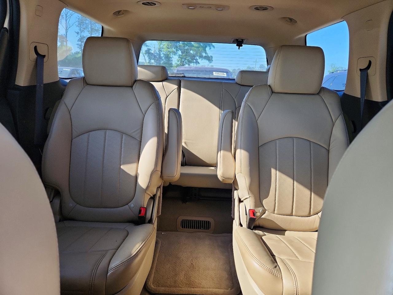 2011 GMC ACADIA DENALI photo 28