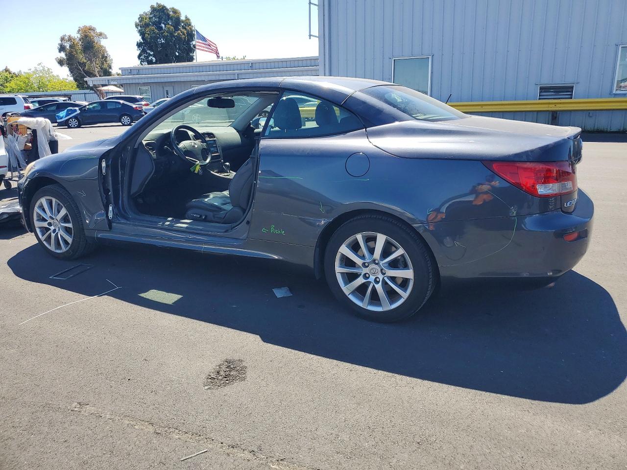 2010 LEXUS IS 250 photo 3