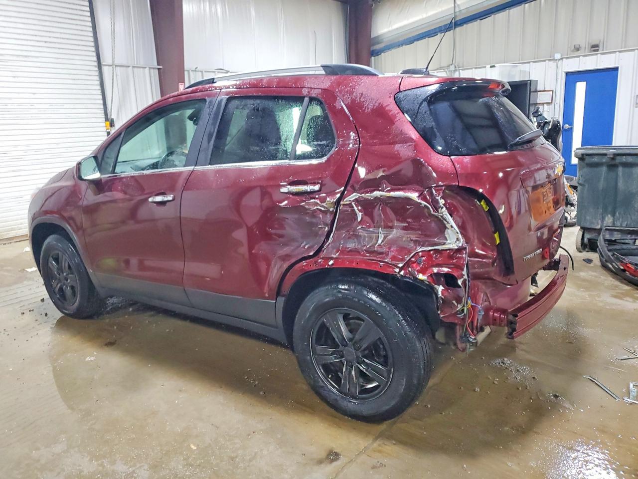 2017 CHEVROLET TRAX 1LT photo 2