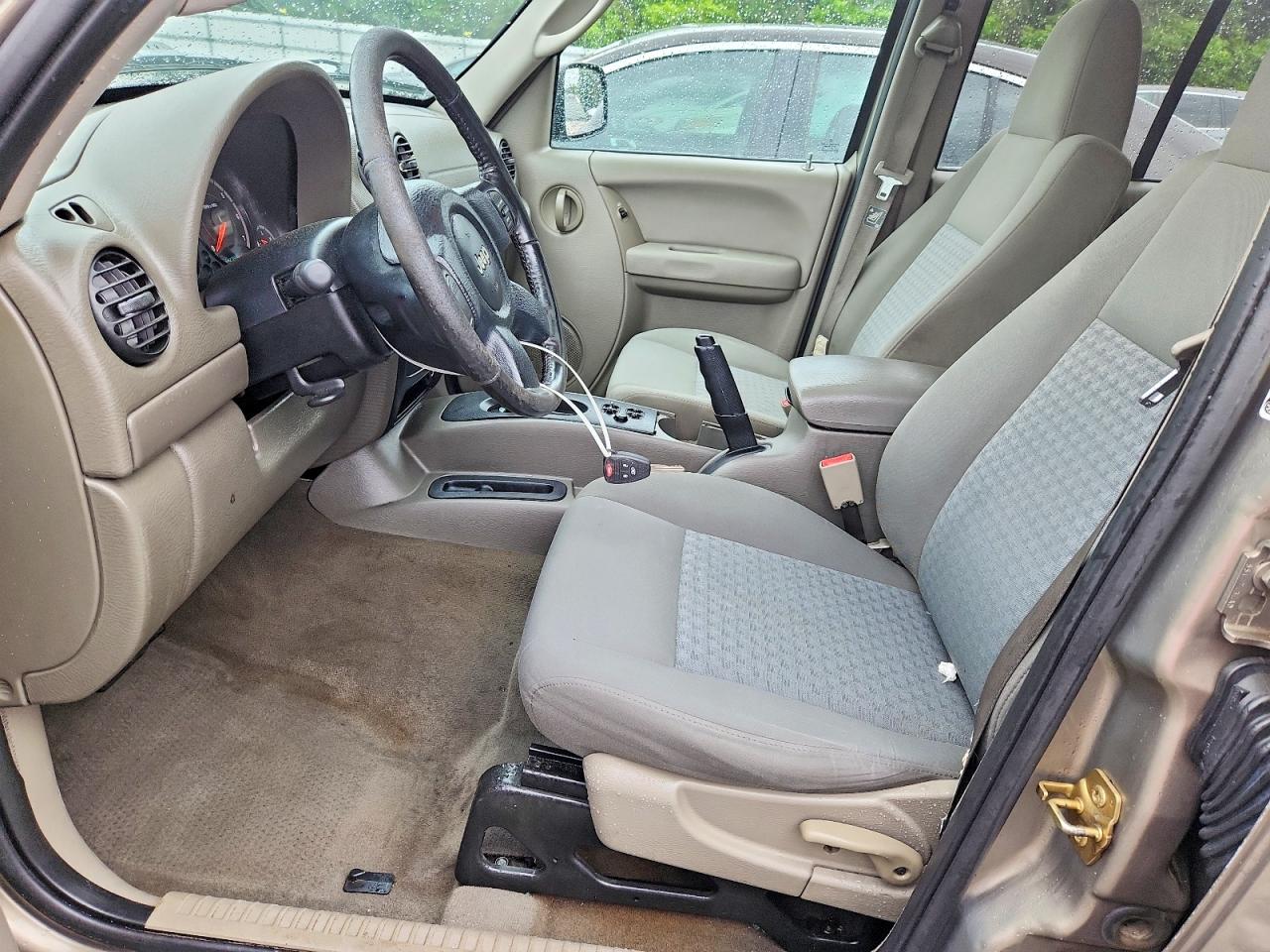 2005 JEEP LIBERTY SPORT photo 19