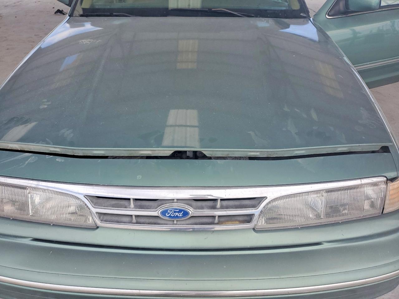 1997 FORD CROWN VICTORIA LX photo 11
