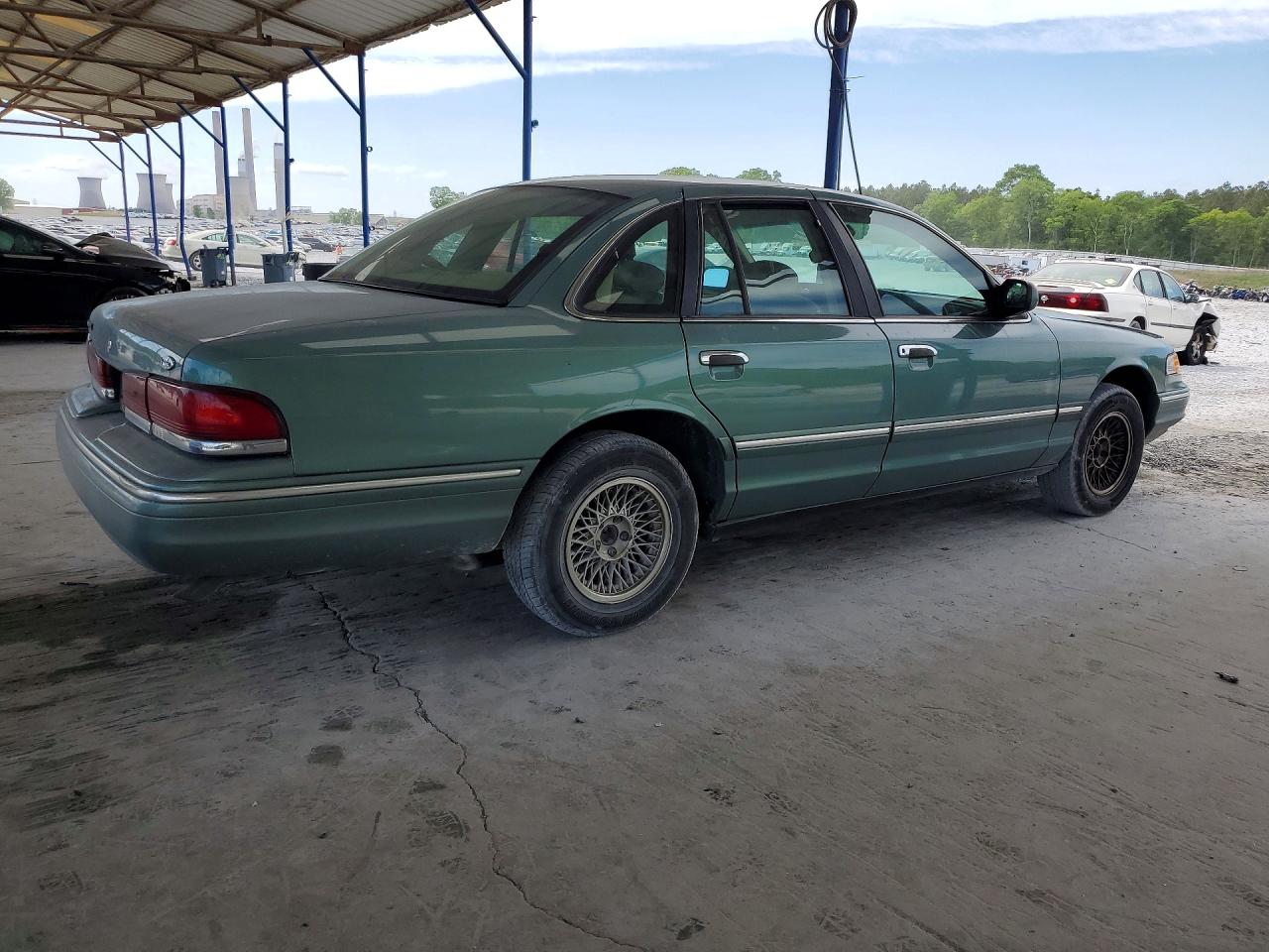 1997 FORD CROWN VICTORIA LX photo 3