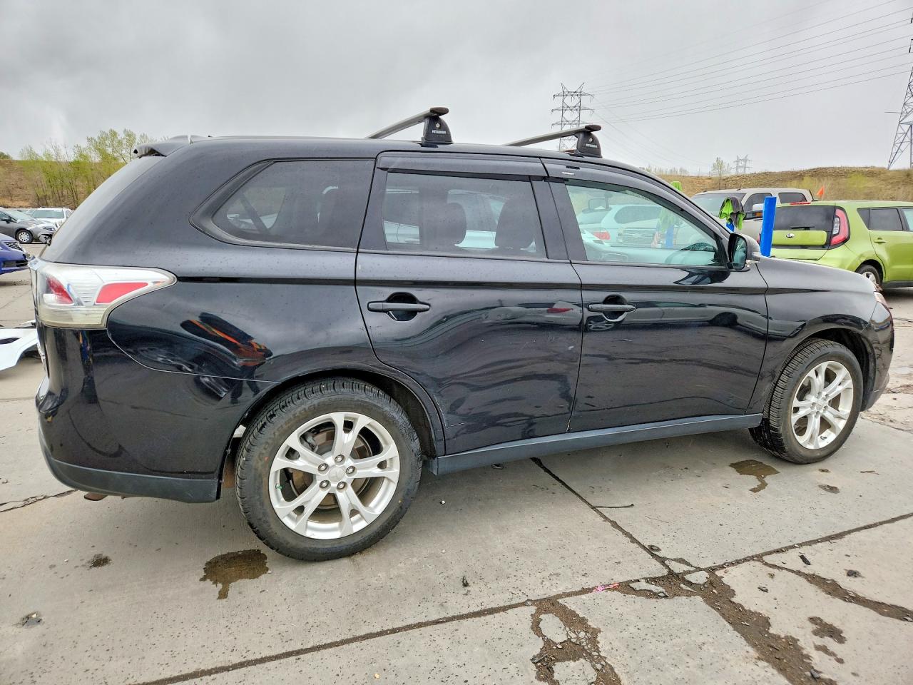 2014 MITSUBISHI OUTLANDER SE photo 5