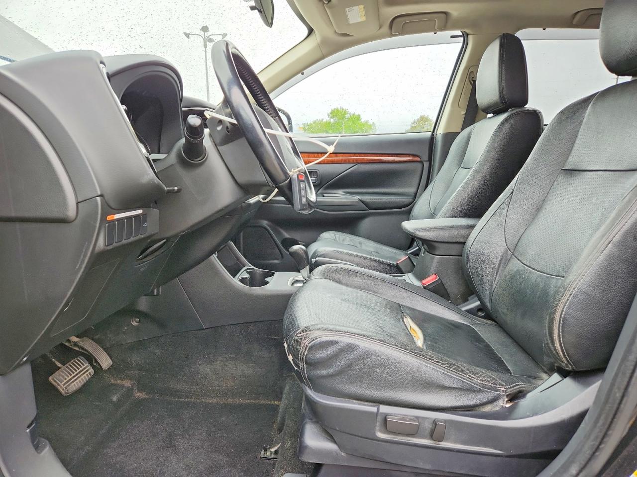 2014 MITSUBISHI OUTLANDER SE photo 13