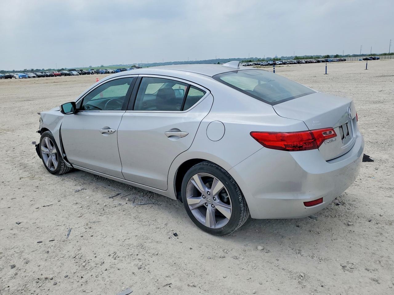 2015 ACURA ILX 20 photo 2