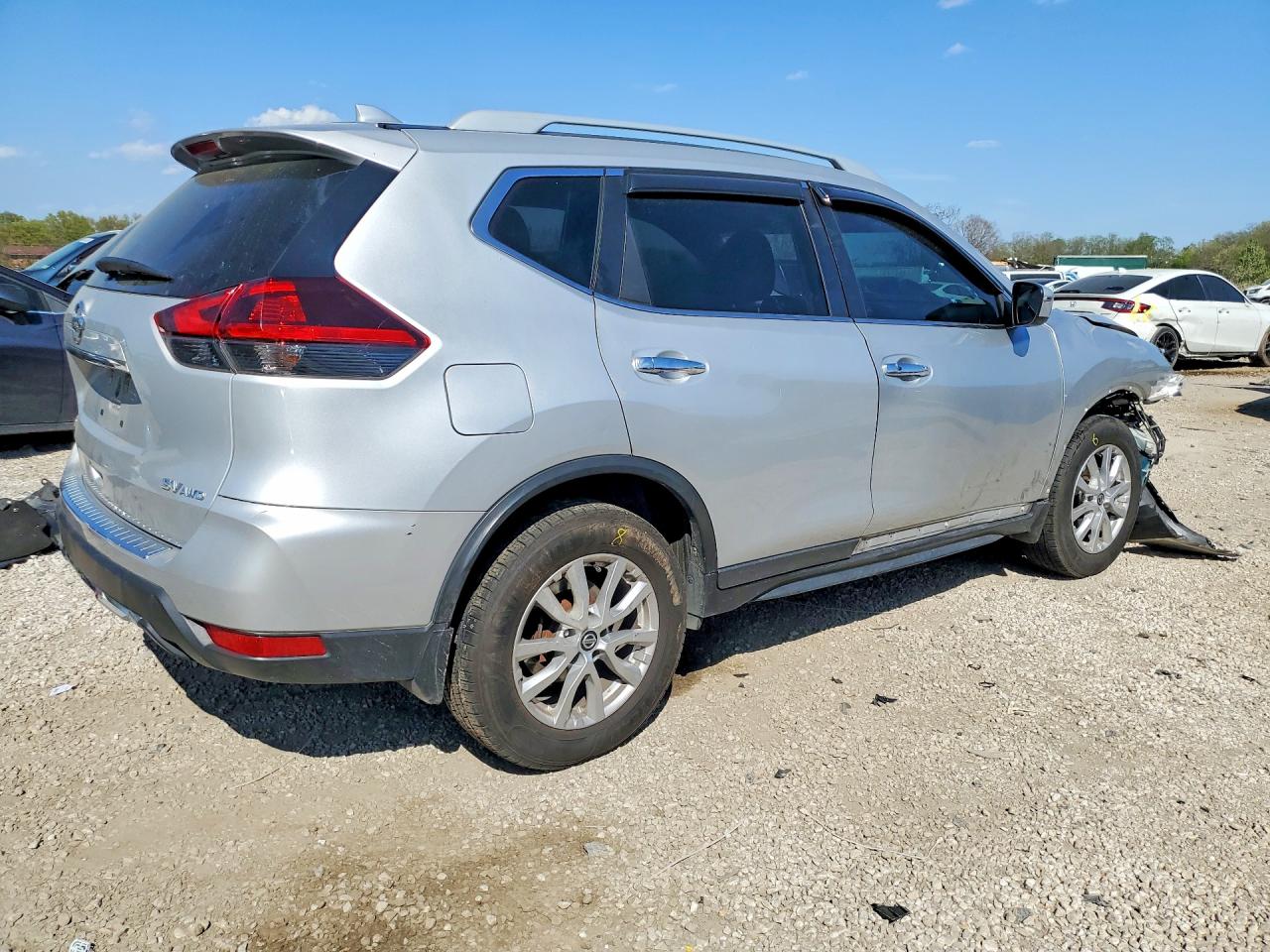 2018 NISSAN ROGUE SV photo 3