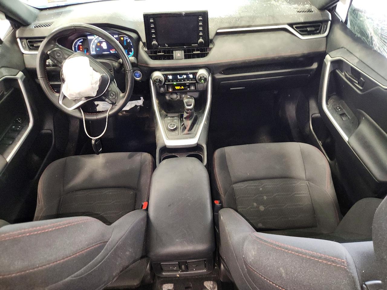 2021 TOYOTA RAV4 PRIME SE photo 22