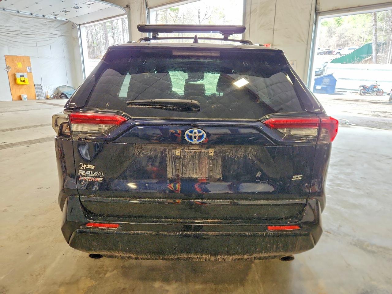 2021 TOYOTA RAV4 PRIME SE photo 16