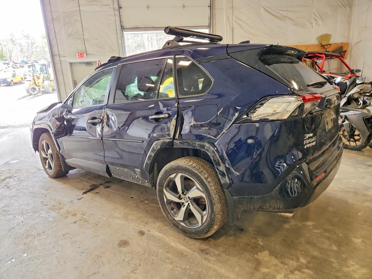 2021 TOYOTA RAV4 PRIME SE photo 4