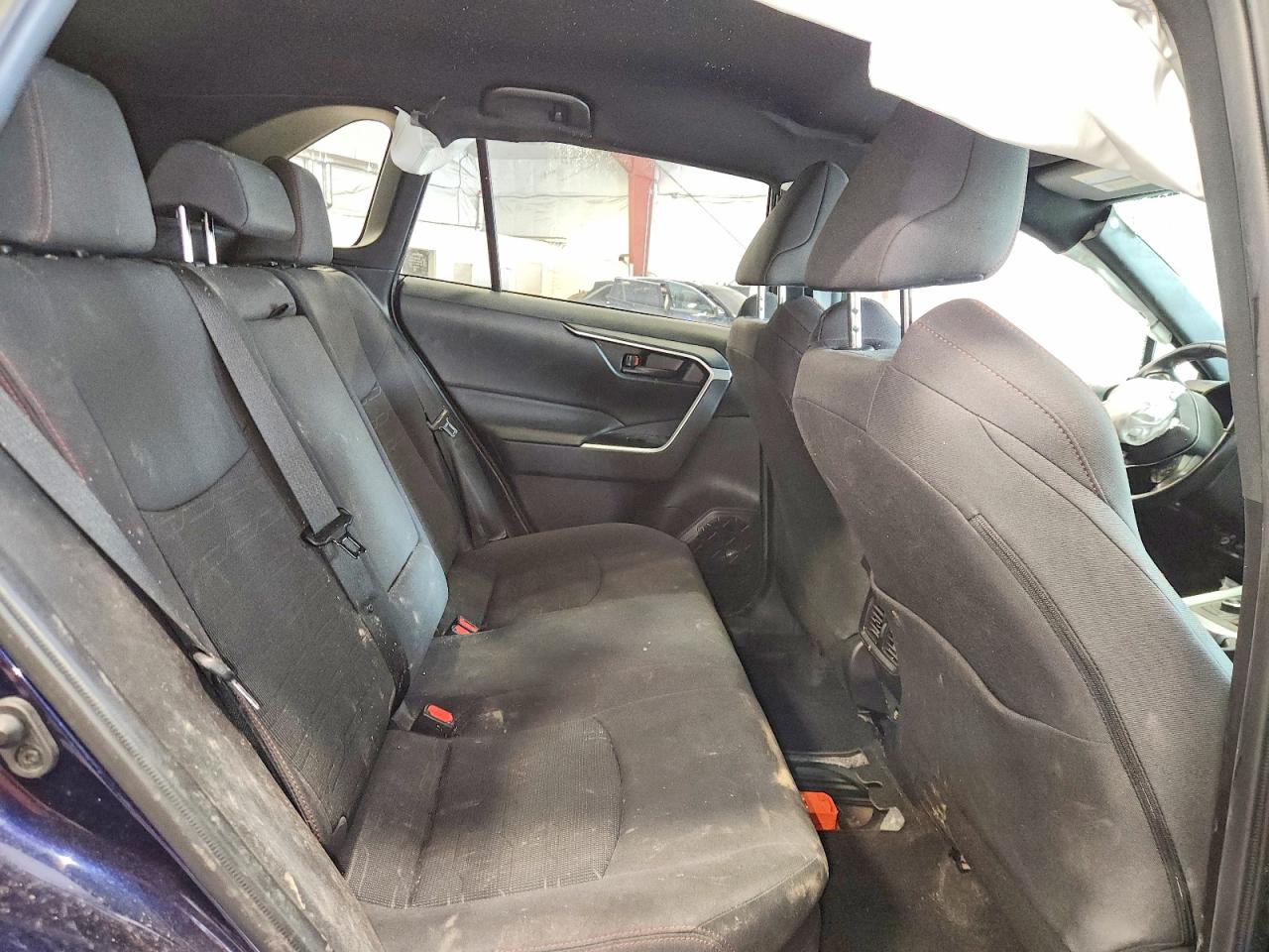 2021 TOYOTA RAV4 PRIME SE photo 31
