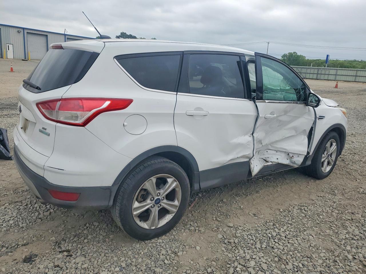 2016 FORD ESCAPE SE photo 5