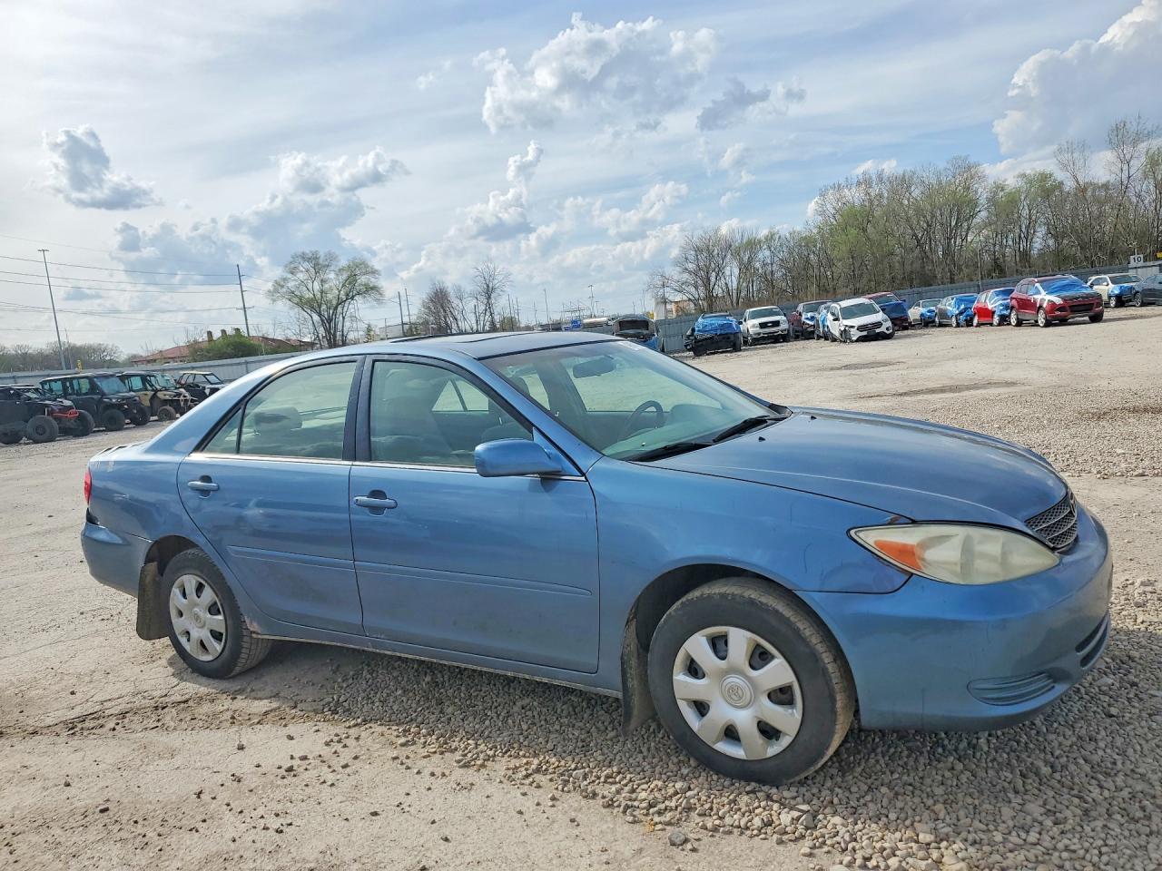2004 TOYOTA CAMRY LE photo 10