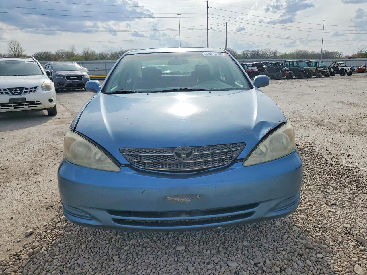 2004 TOYOTA CAMRY LE photo 13