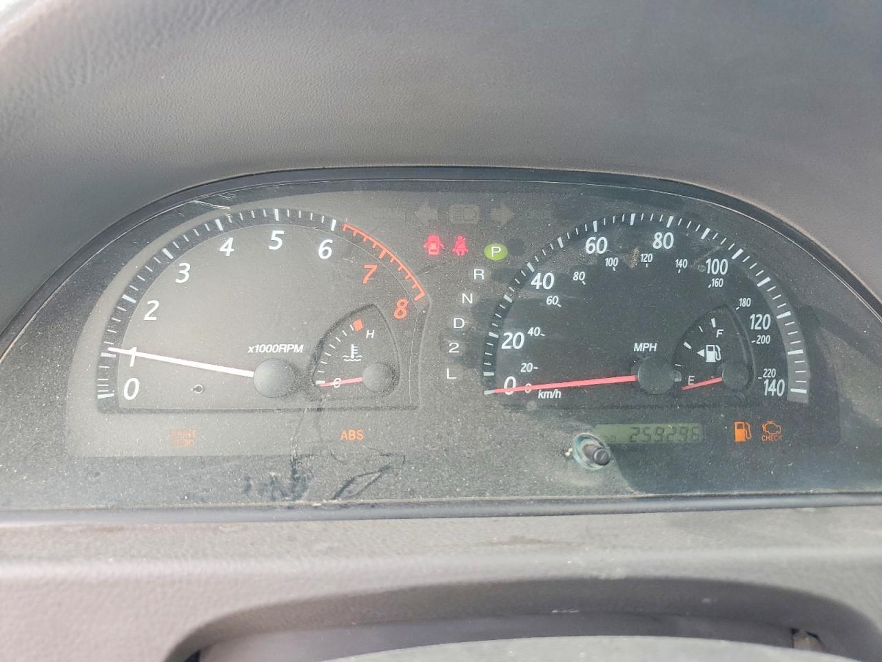 2004 TOYOTA CAMRY LE photo 25