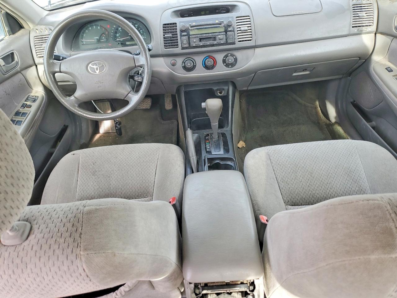 2004 TOYOTA CAMRY LE photo 22