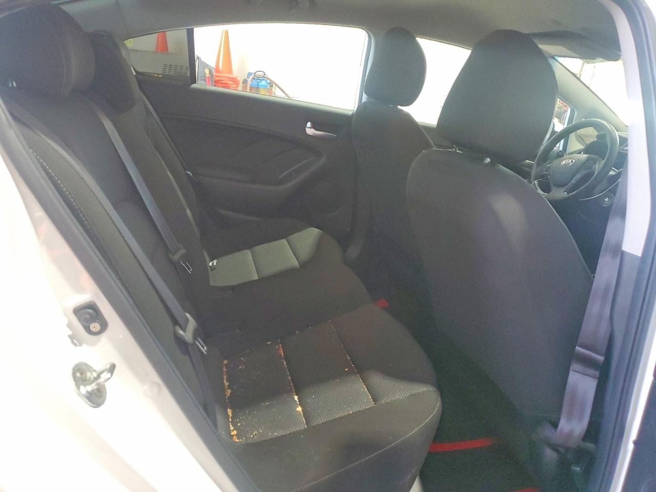 2017 KIA FORTE LX photo 28