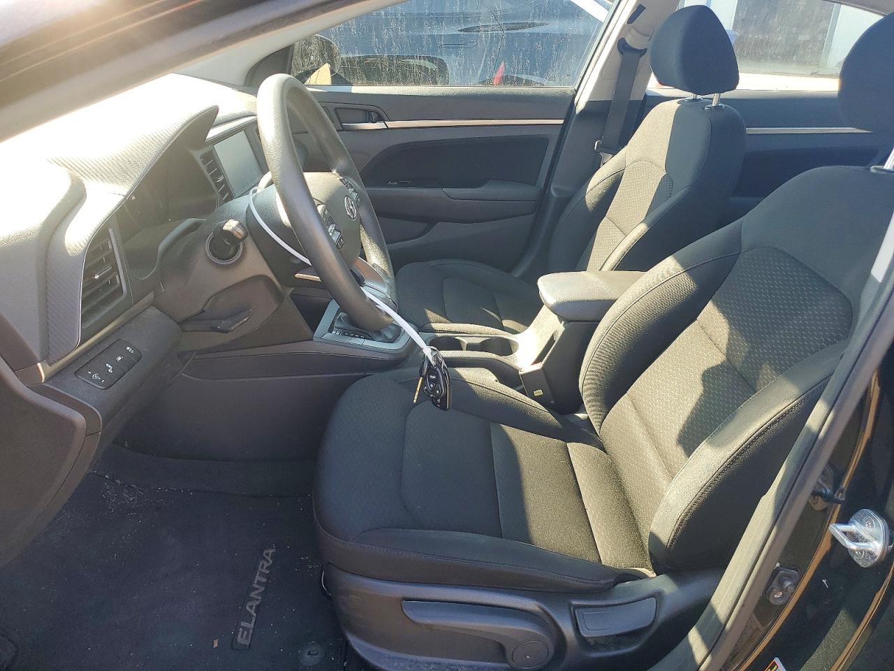 2020 HYUNDAI ELANTRA SEL photo 19