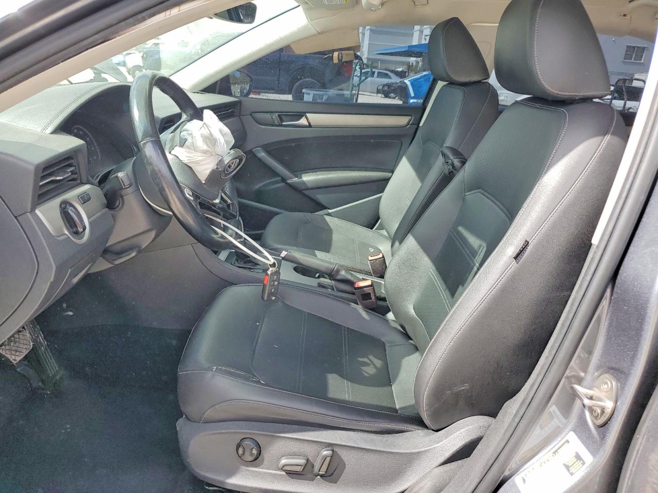 2020 VOLKSWAGEN PASSAT SE photo 19