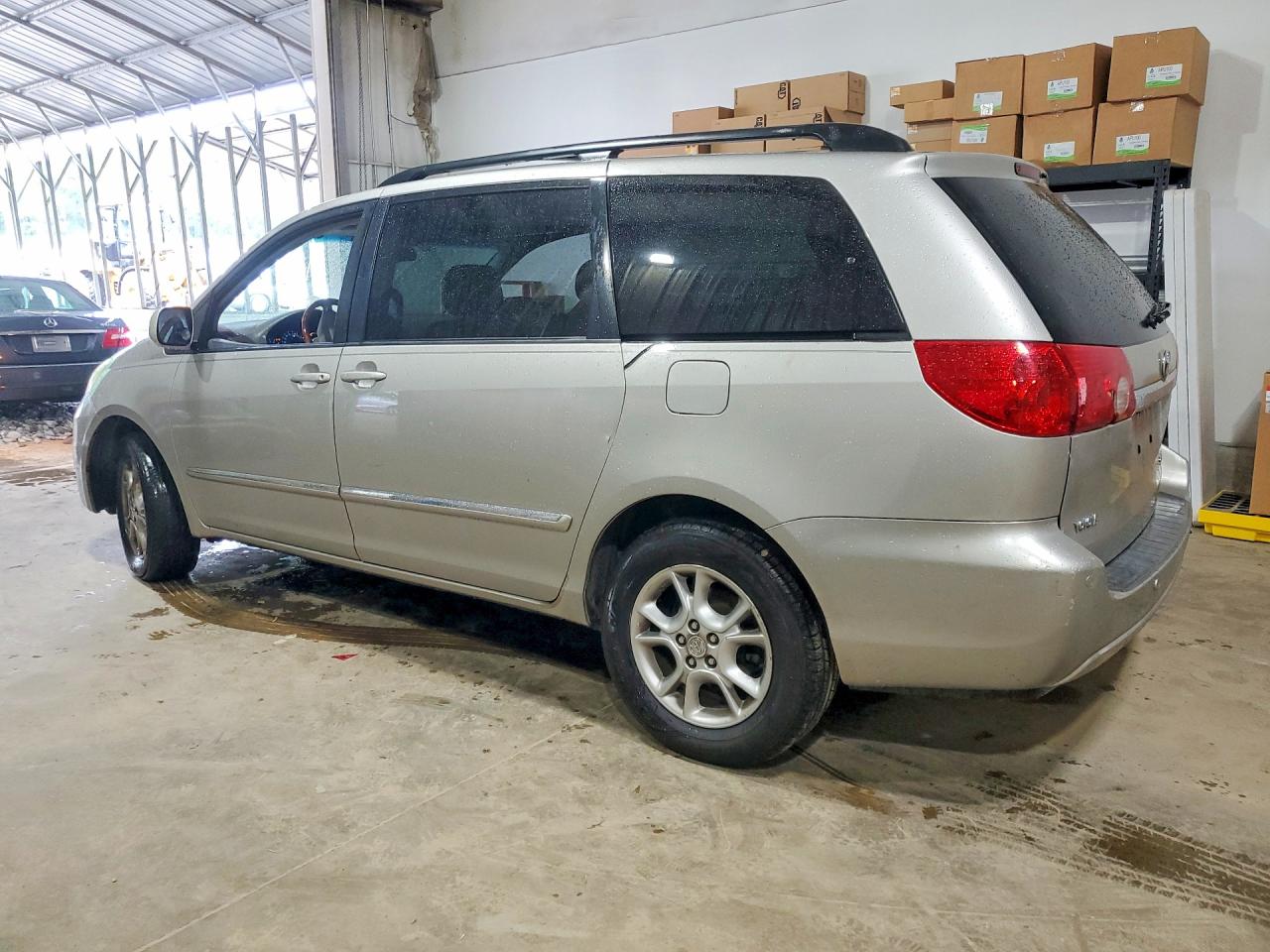 2006 TOYOTA SIENNA XLE photo 3