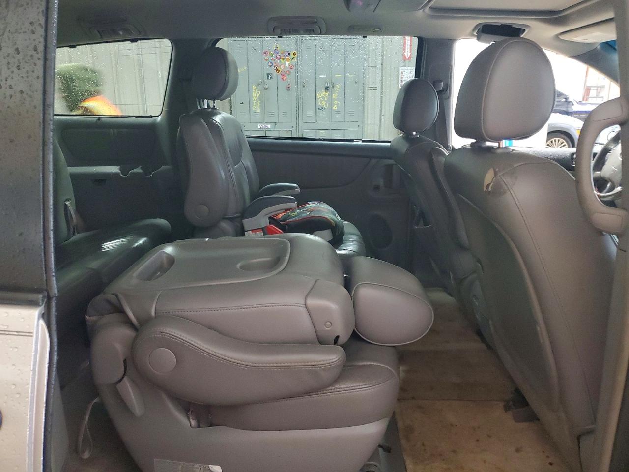 2006 TOYOTA SIENNA XLE photo 21
