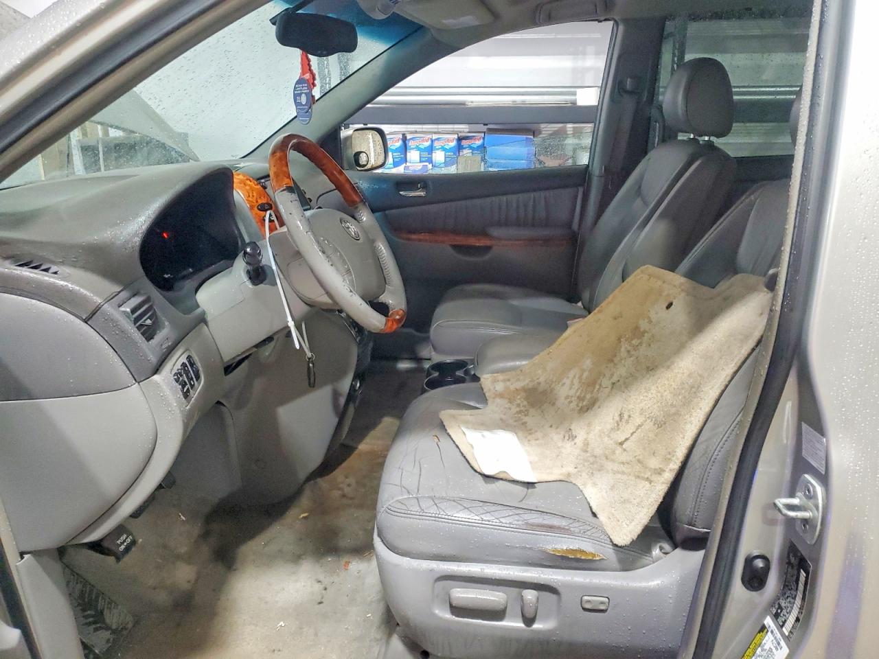 2006 TOYOTA SIENNA XLE photo 13