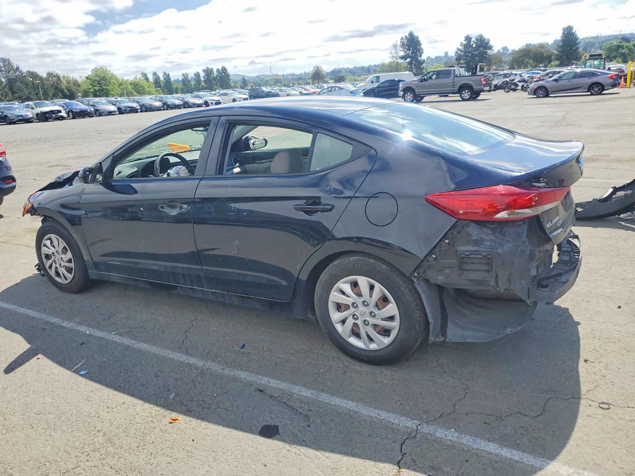 2018 HYUNDAI ELANTRA SE photo 3