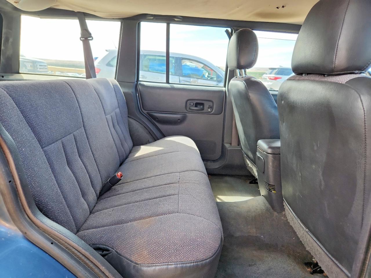 1999 JEEP CHEROKEE SPORT photo 31