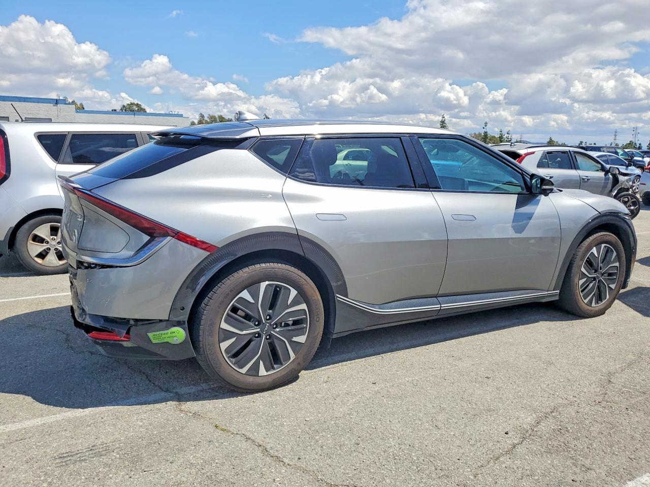 2023 KIA EV6 WIND photo 7