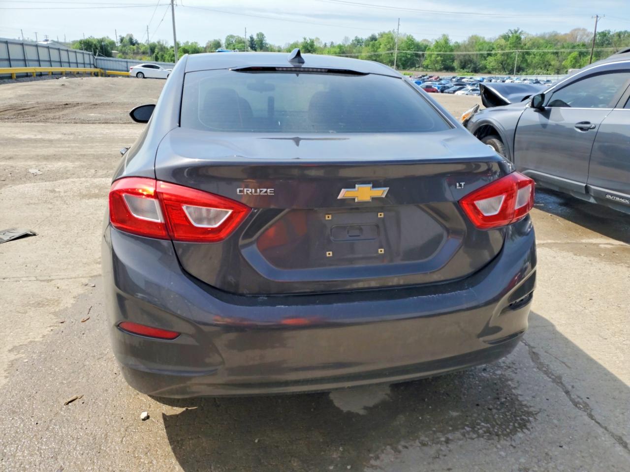 2017 CHEVROLET CRUZE LT photo 11