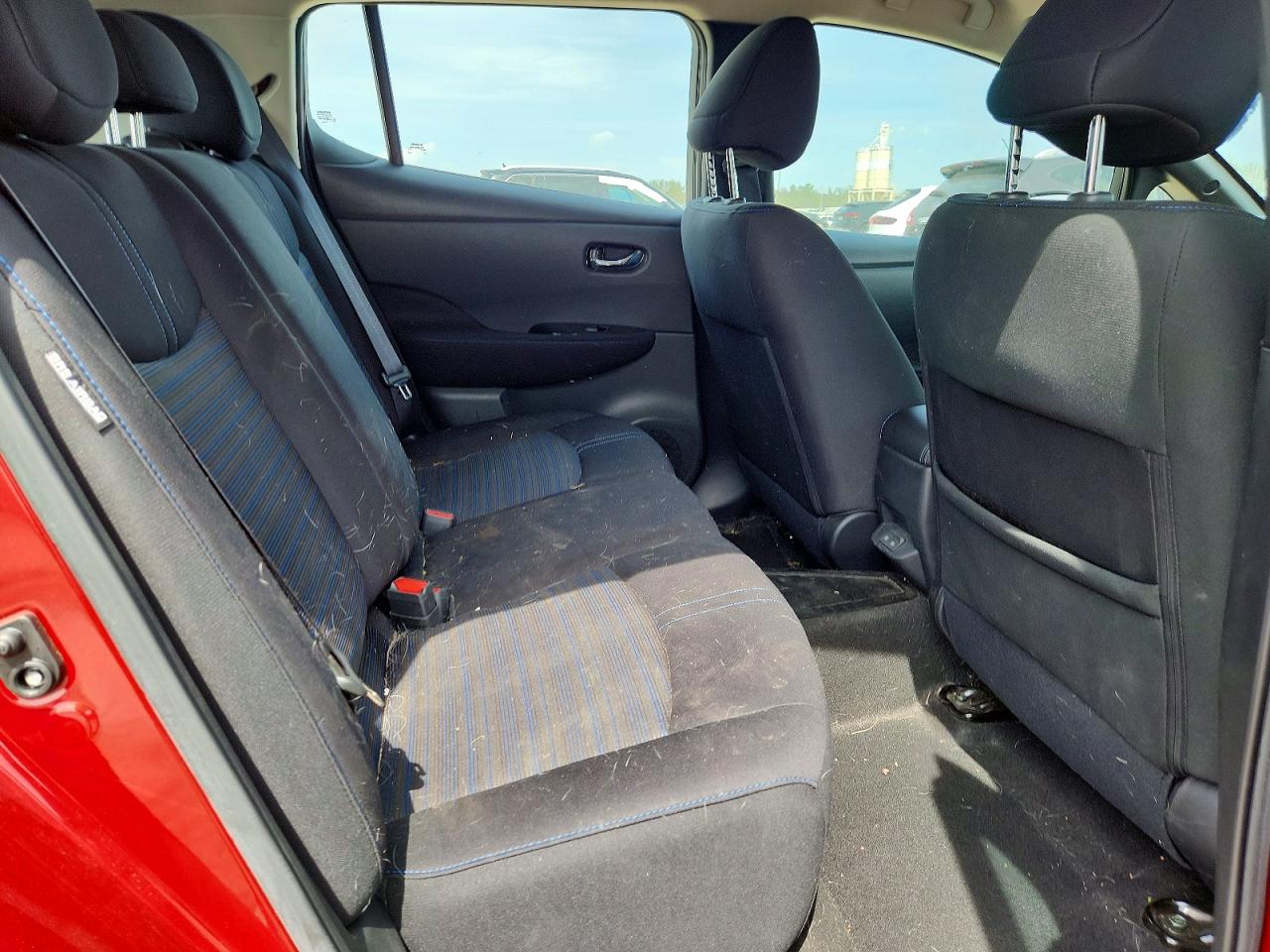 2022 NISSAN LEAF SV photo 28