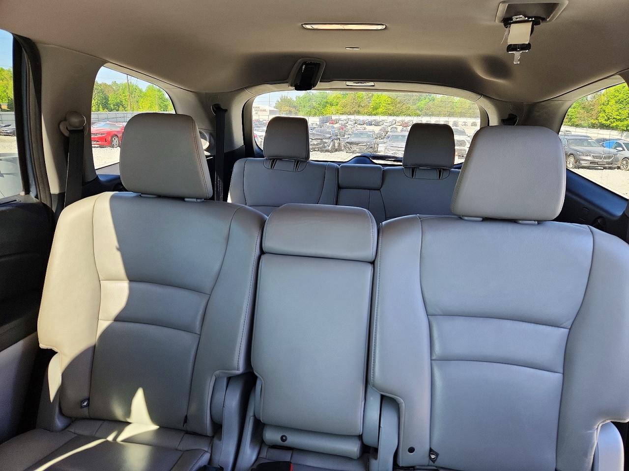 2016 HONDA PILOT TOURING photo 10