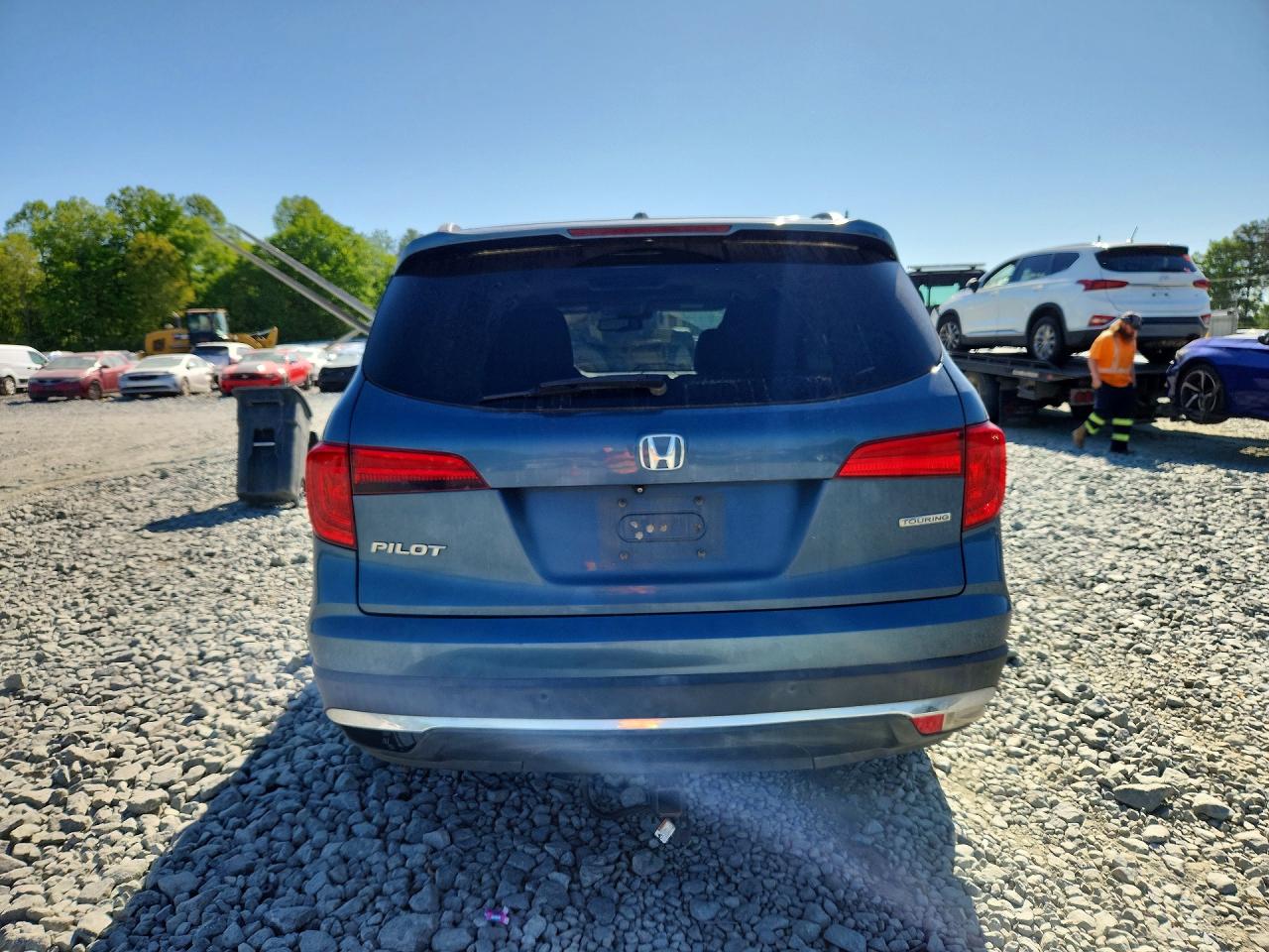 2016 HONDA PILOT TOURING photo 6