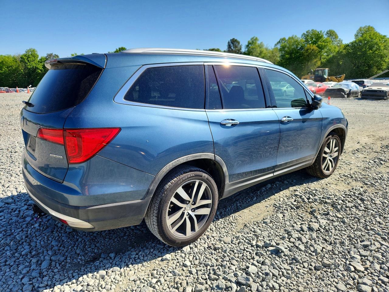 2016 HONDA PILOT TOURING photo 3