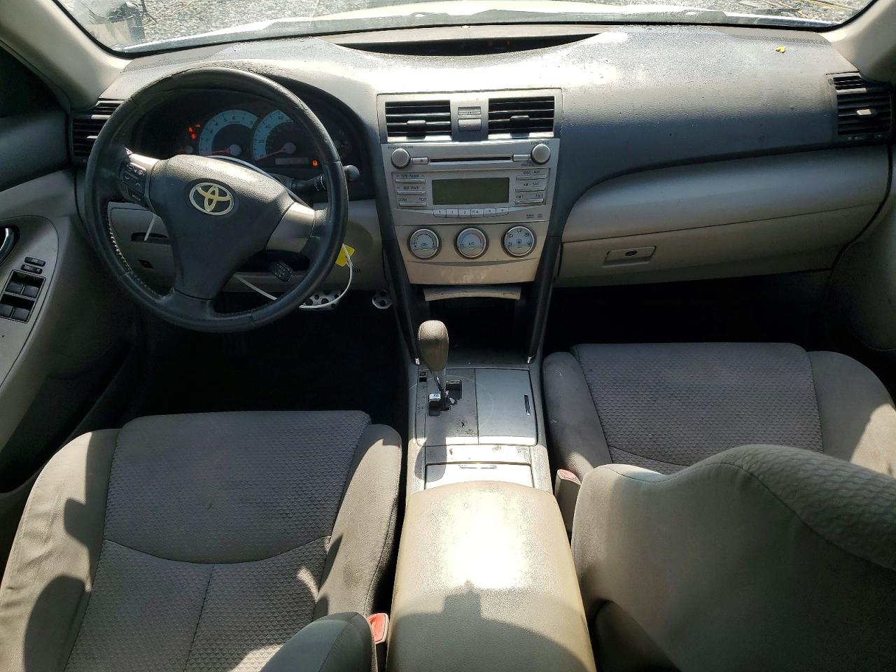 2011 TOYOTA CAMRY SE photo 15