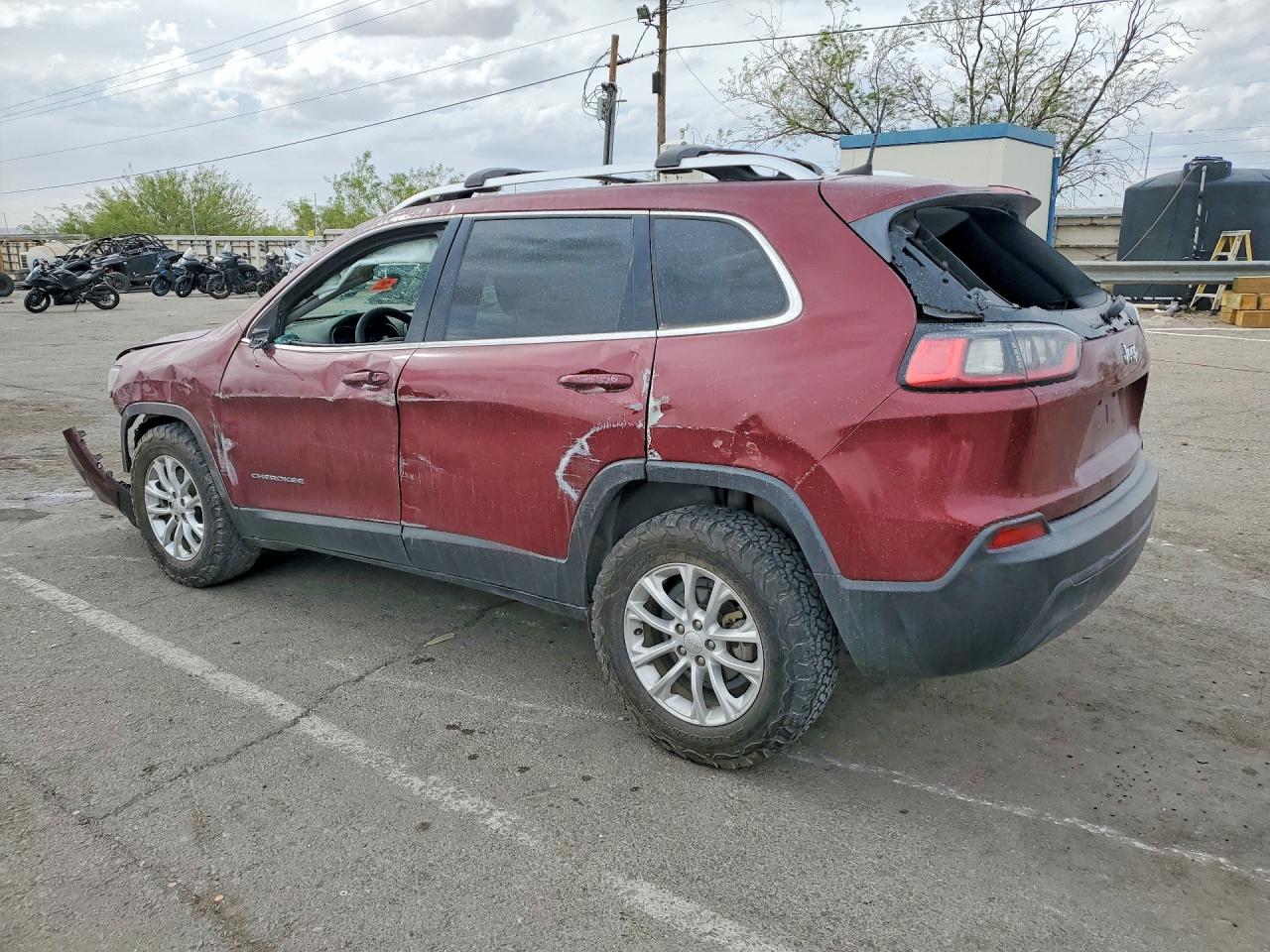 2019 JEEP CHEROKEE LATITUDE photo 2