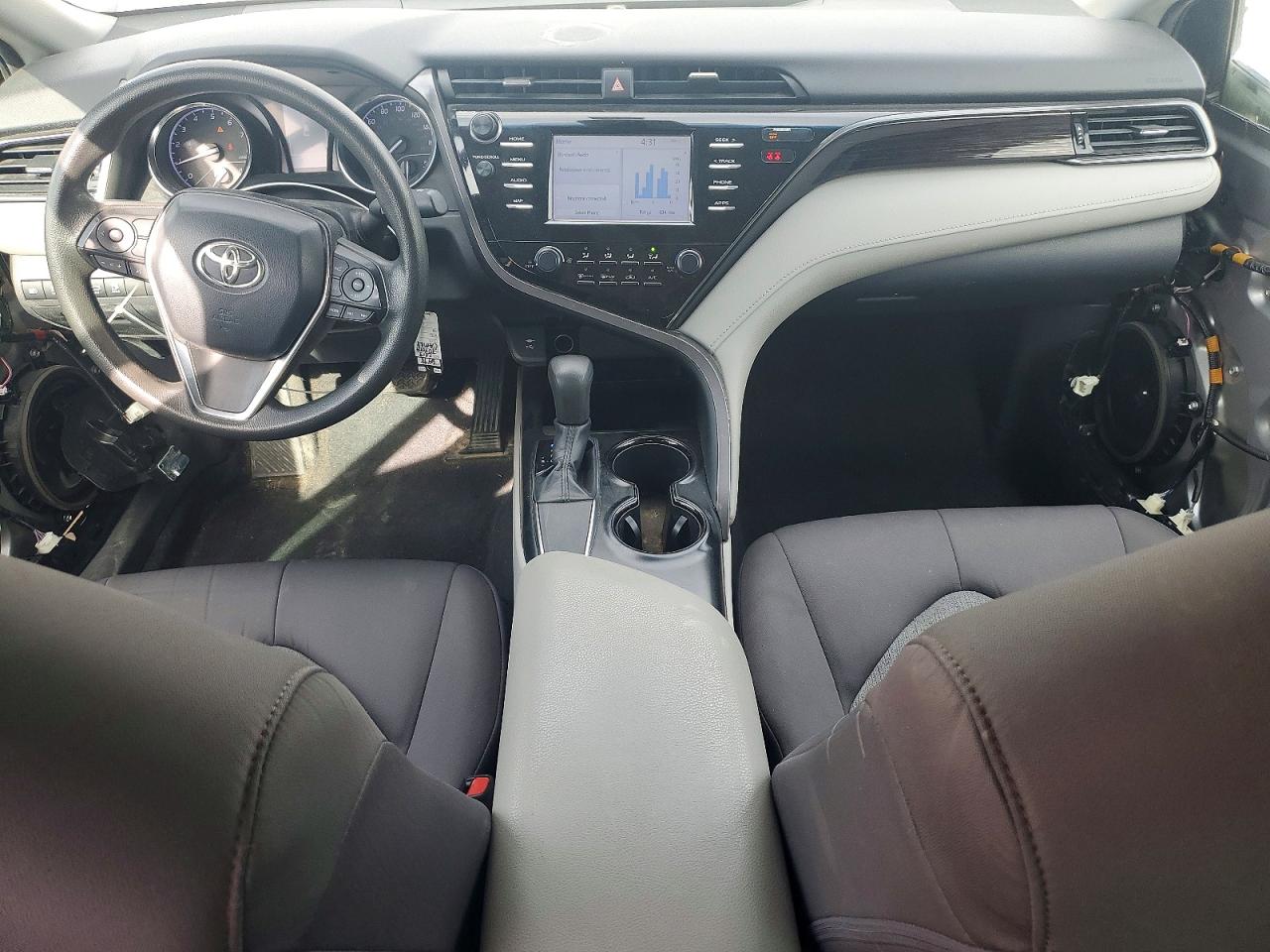 2019 TOYOTA CAMRY LE photo 22