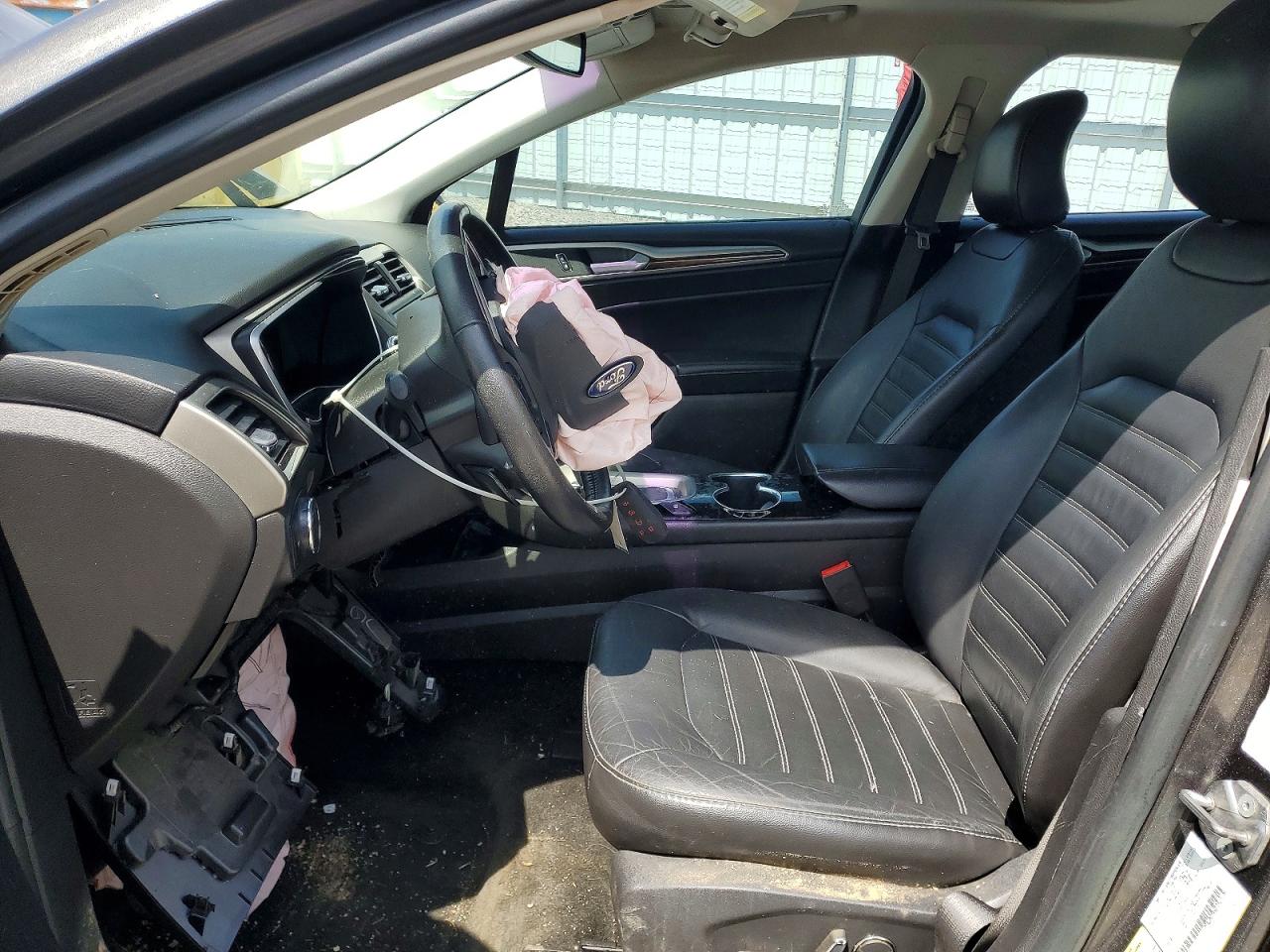 2016 FORD FUSION SE photo 19