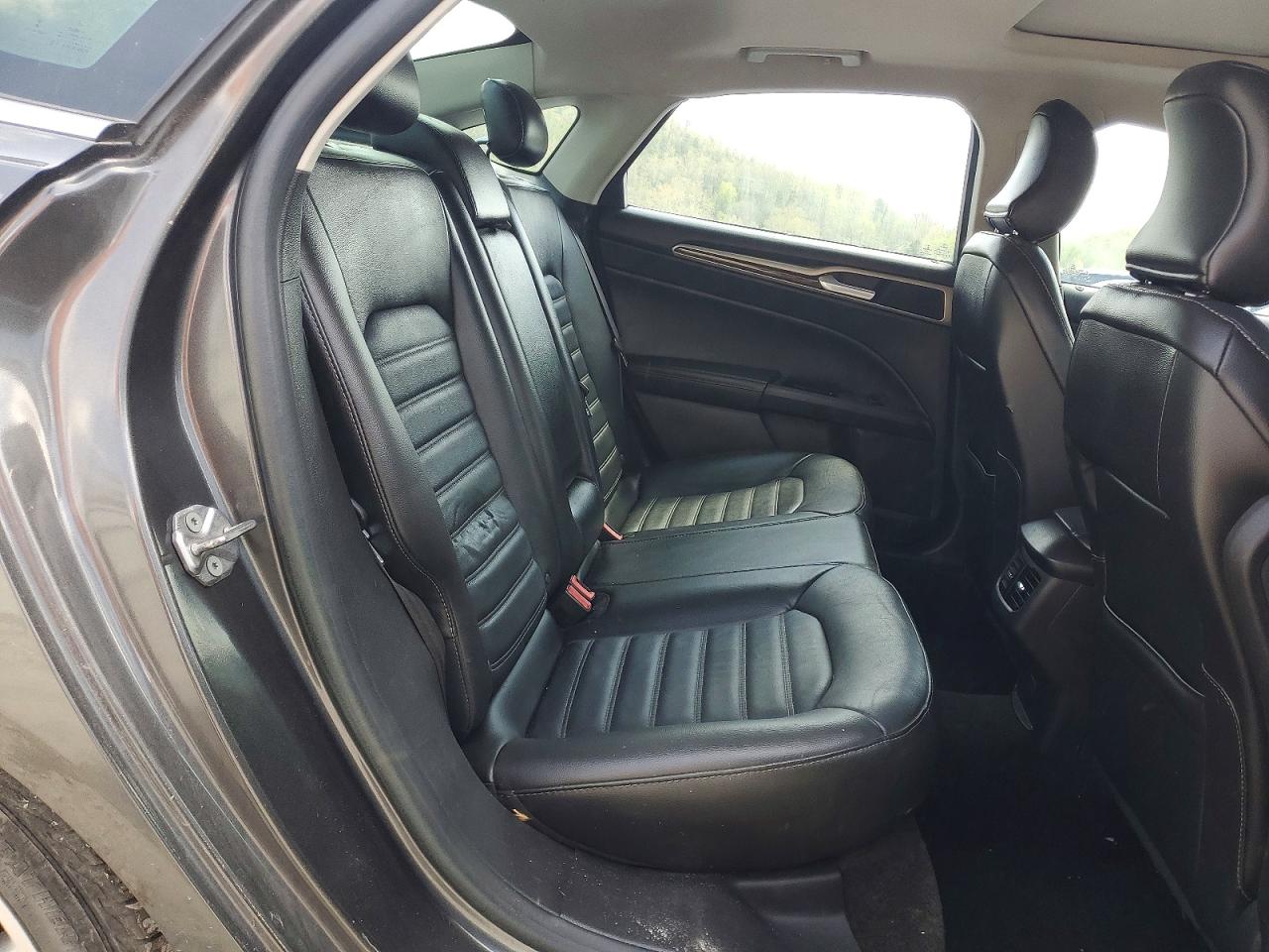 2016 FORD FUSION SE photo 28