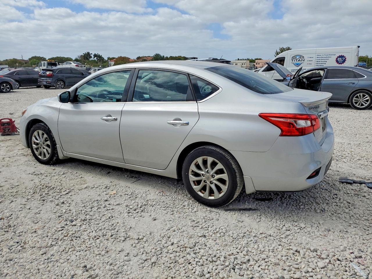 2017 NISSAN SENTRA S photo 3