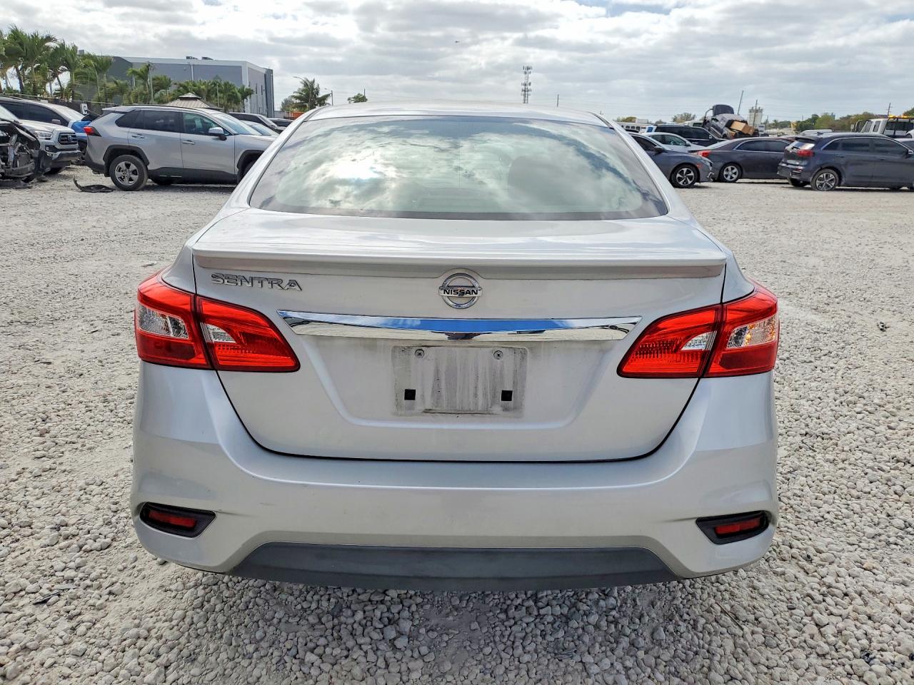 2017 NISSAN SENTRA S photo 11